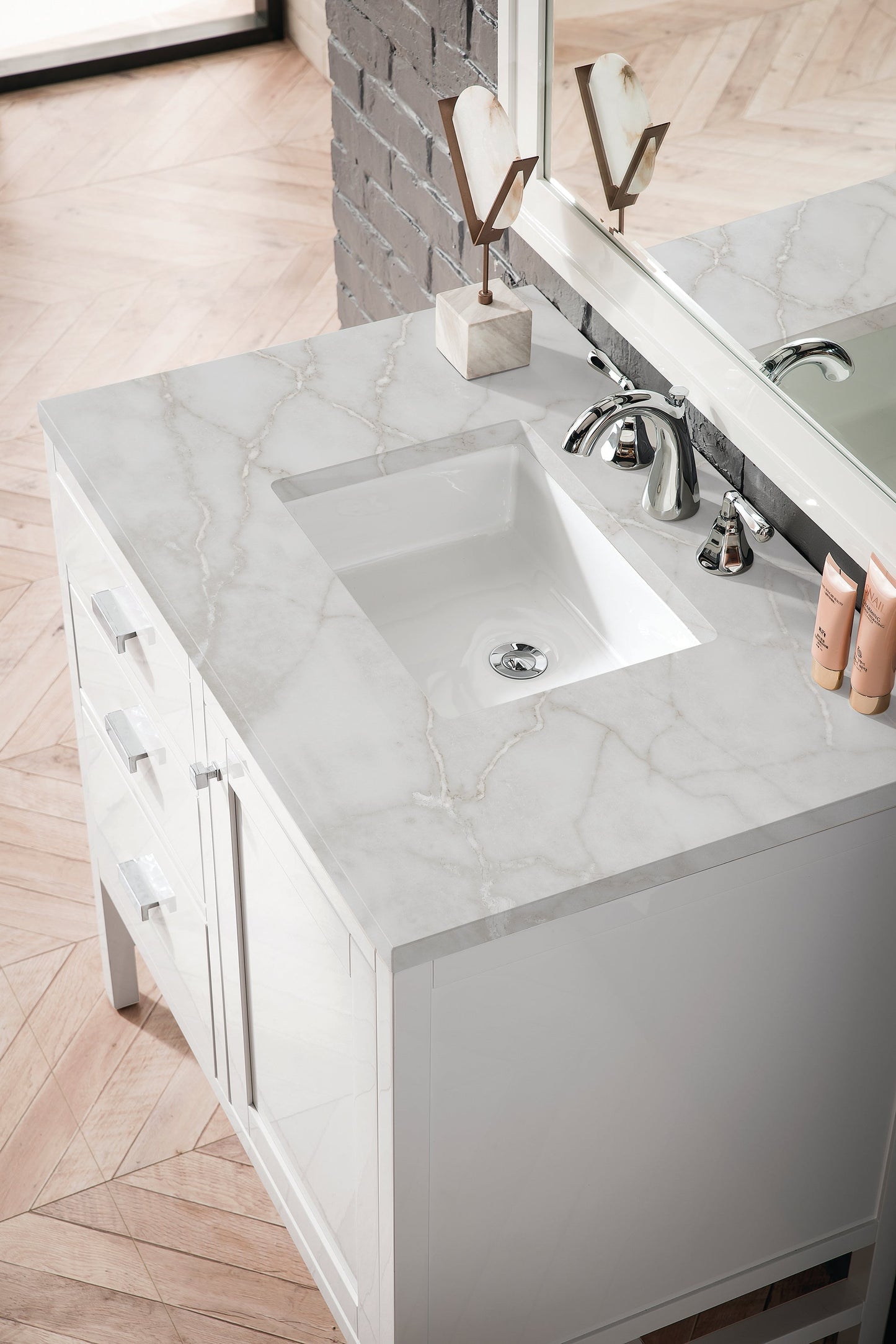 
                  
                    Addison 36" Single Vanity Cabinet in Glossy White Single Bathroom Vanity James Martin Vanities Victorian Silver Quartz 
                  
                
