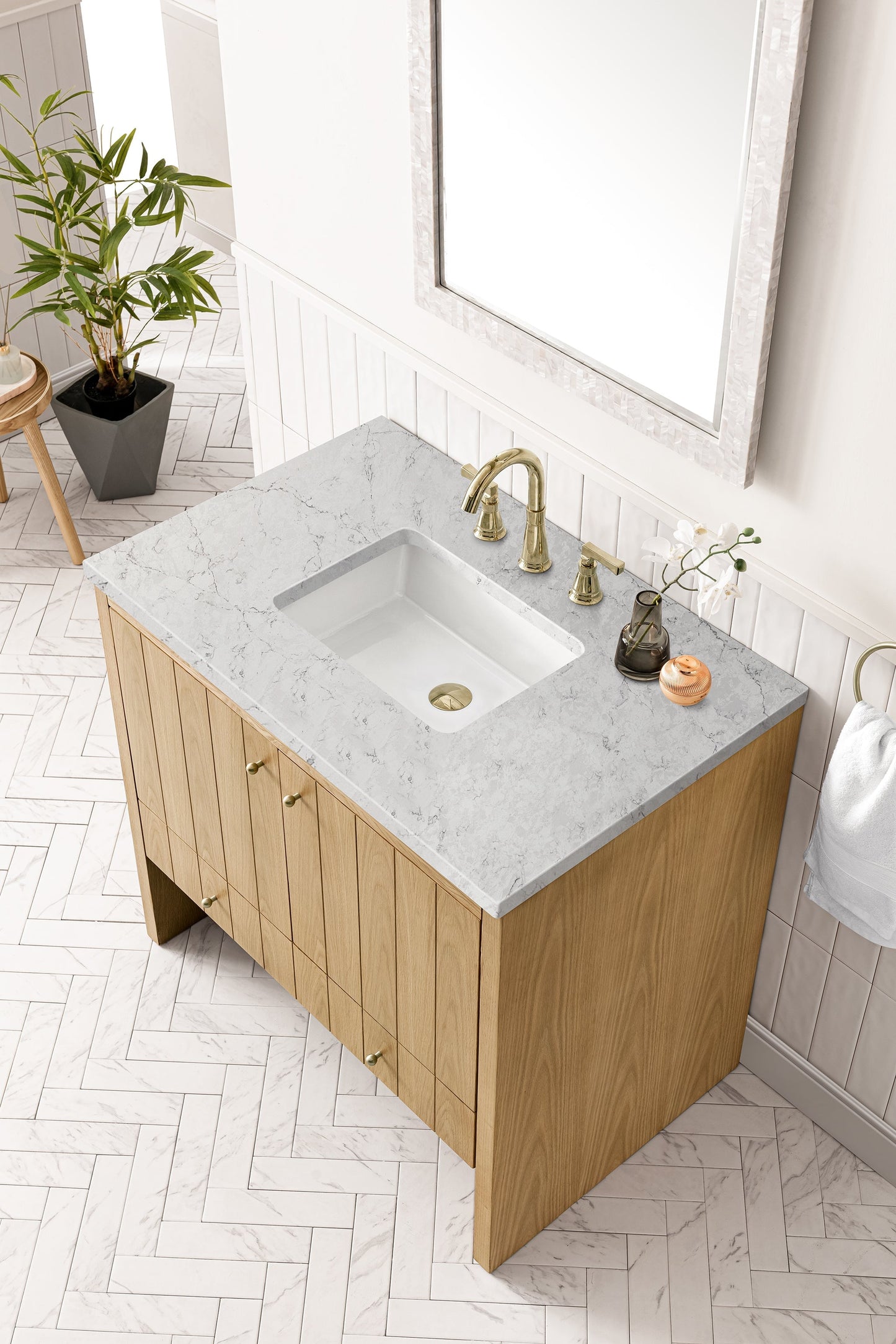 
                  
                    Hudson 36" Single Vanity in Light Natural Oak Single Bathroom Vanity James Martin Vanities Eternal Jasmine Pearl Silestone 
                  
                